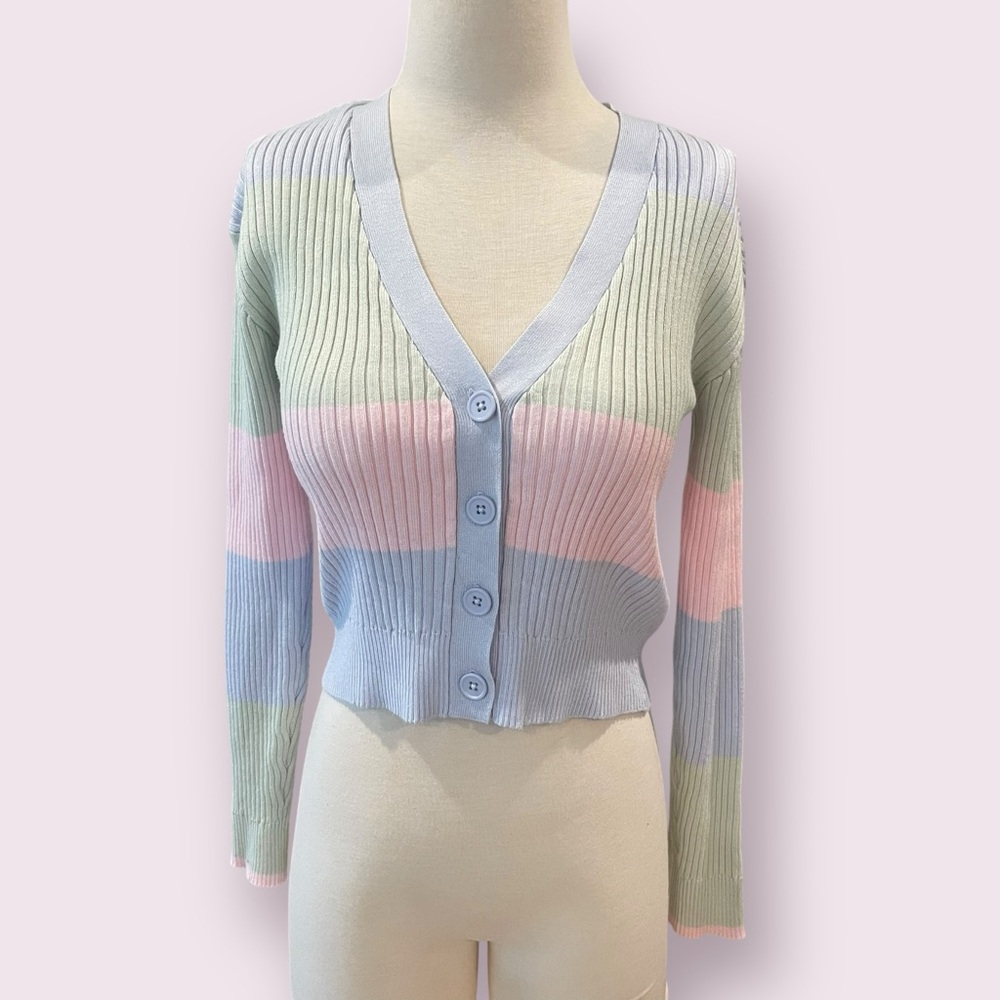 Pastel Striped Women's Sweater with Cropped fit